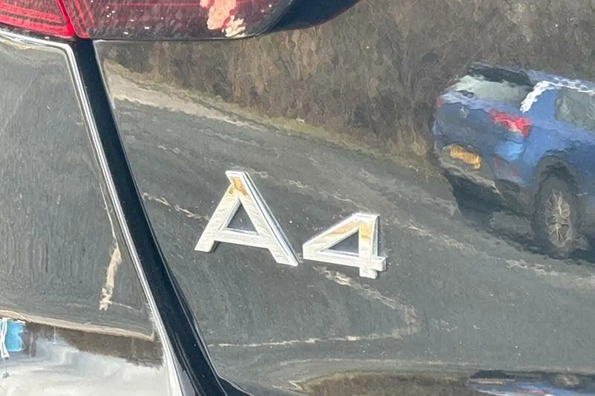 2021-audi-a4-avant-20-35-tdi-s-line-big-38