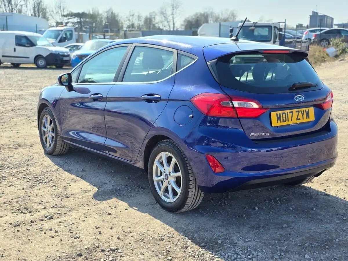 2017-ford-fiesta-10t-zetec-100ps-ecoboost-ss-5d-powershift-big-3