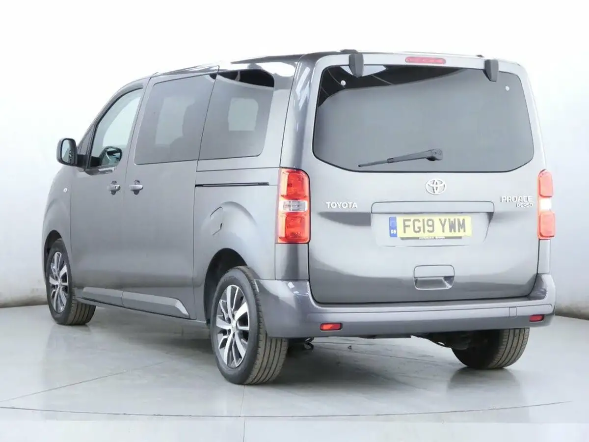 2019-toyota-proace-verso-20d-family-150ps-l1ss-big-5