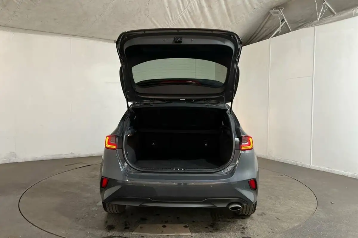 2022-kia-ceed-15-t-gdi-3-hatchback-big-39