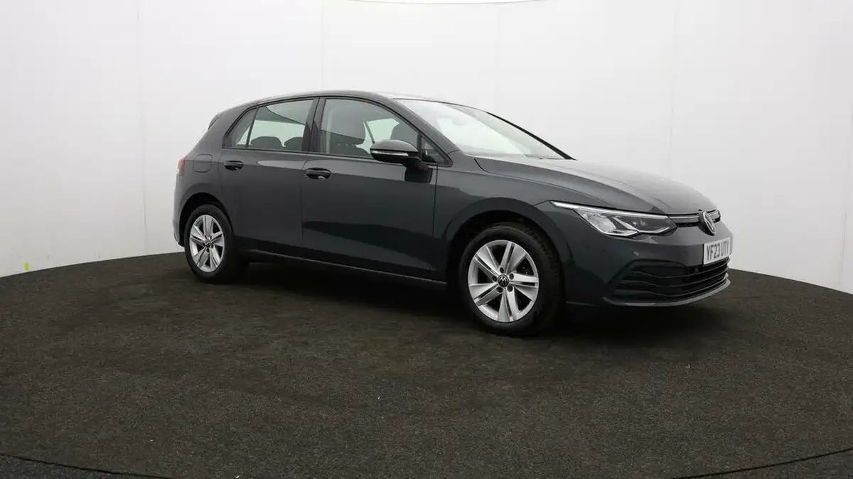 2023-volkswagen-golf-15-tsi-life-130ps-hatchback-big-43