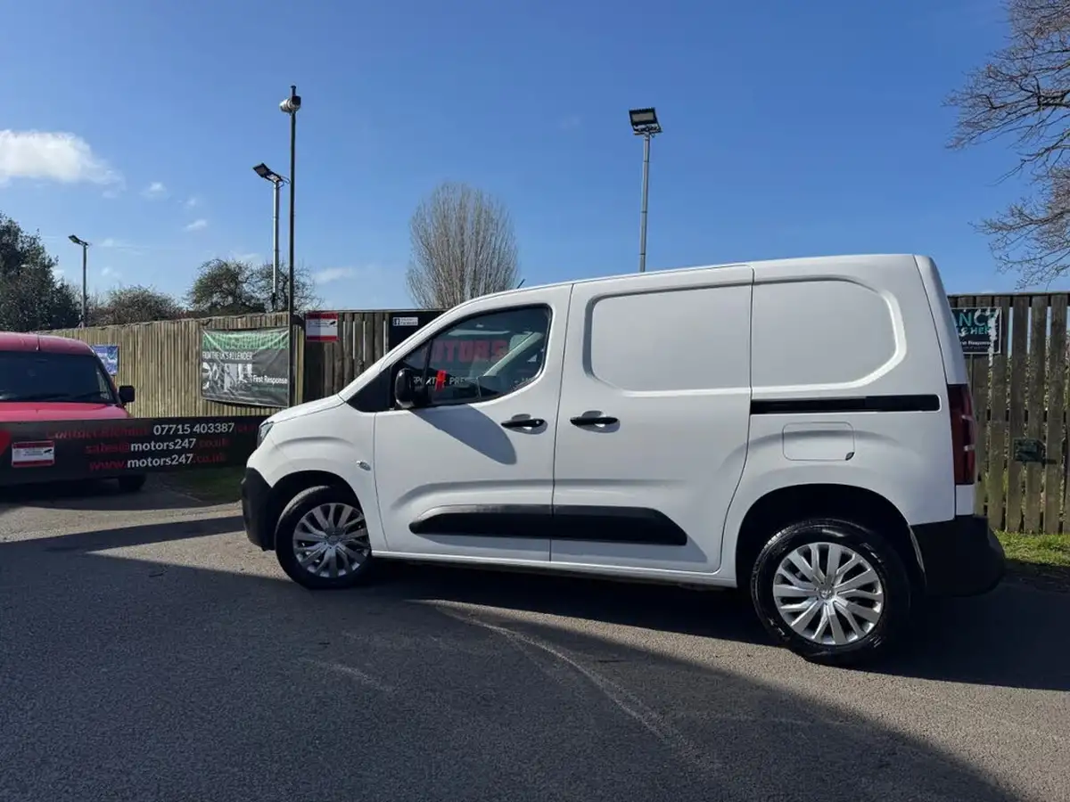 2021-peugeot-partner-15-bluehdi-1000-professional-100ps-eu6dt-panel-big-27