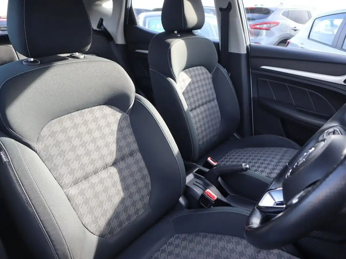 2019-mg-zs-suv-15-vti-tech-excite-106ps-big-34