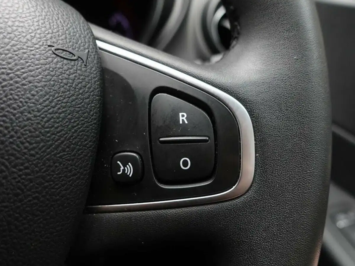 2017-renault-captur-09-tce-dynamique-nav-big-15