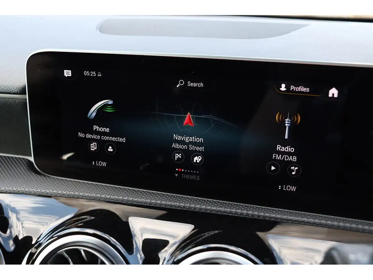 2019-mercedes-benz-a-class-13-a200-amg-line-premium-saloon-4d-7g-dct-big-5