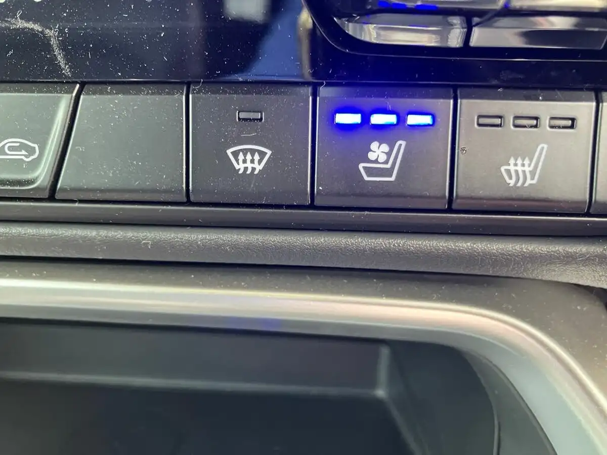 2025-mazda-cx-60-25-e-skyactiv-exclusive-line-big-37