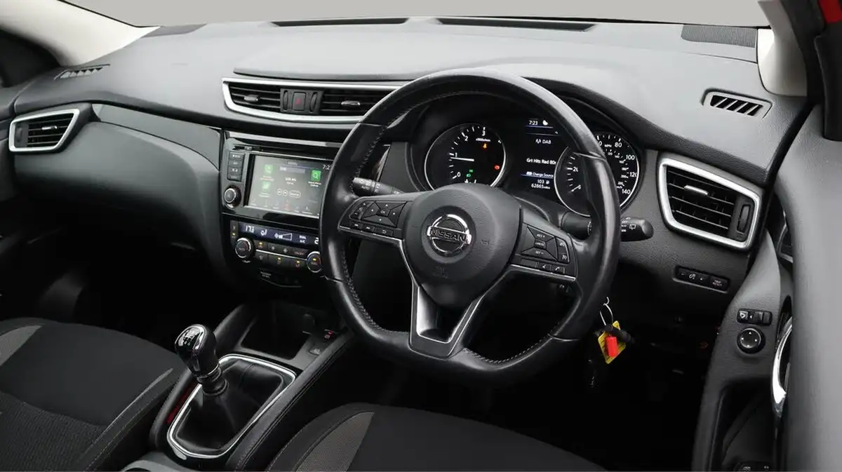 2019-nissan-qashqai-15dci-acenta-premium-heat-pack-big-9