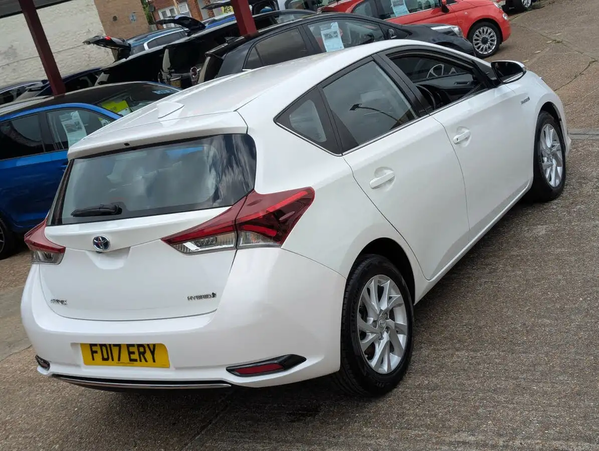 2017-toyota-auris-18-vvt-i-hsd-business-edition-tss-hatchback-big-34