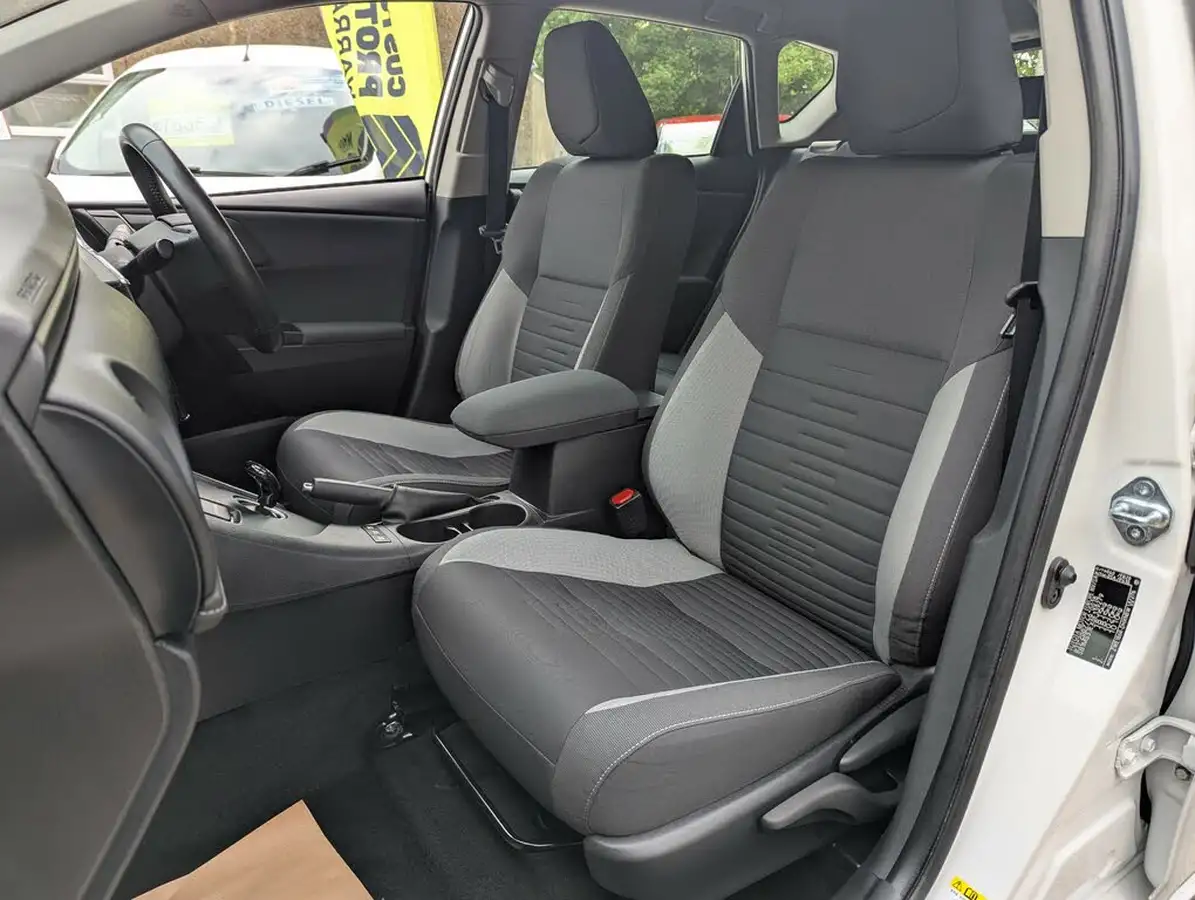 2017-toyota-auris-18-vvt-i-hsd-business-edition-tss-hatchback-big-6