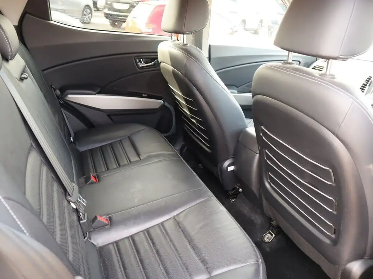 2017-kgm-ssangyong-tivoli-16-elx-big-22
