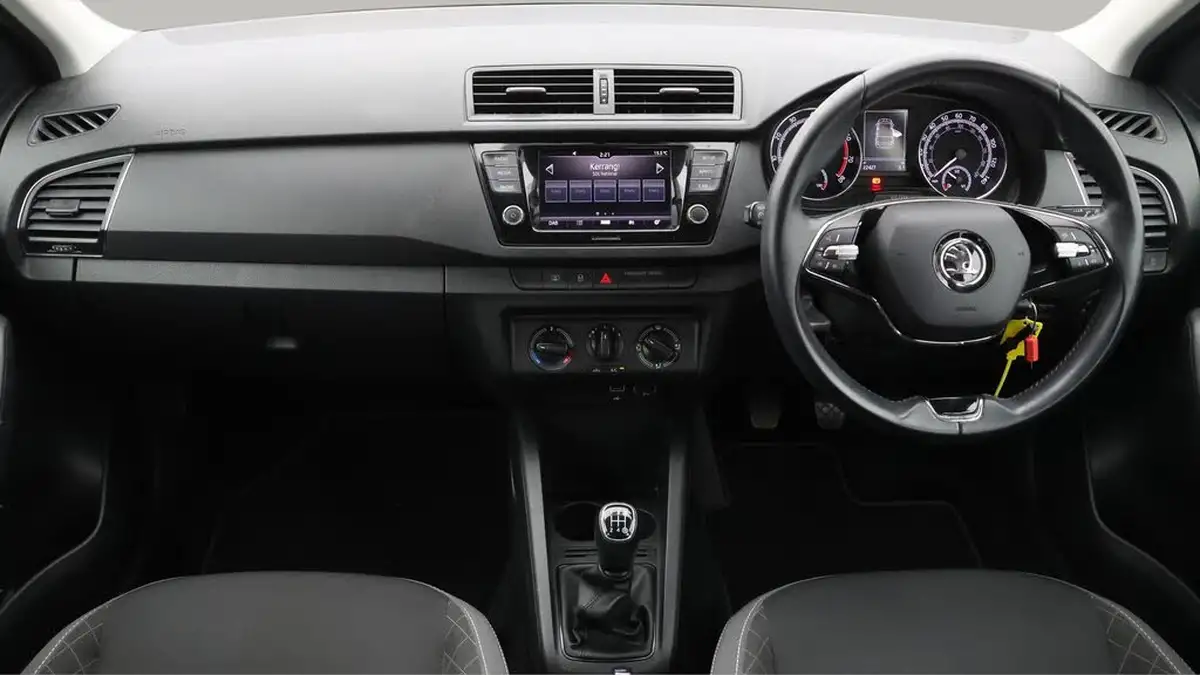 2020-skoda-fabia-10-mpi-colour-edition-60ps-big-13