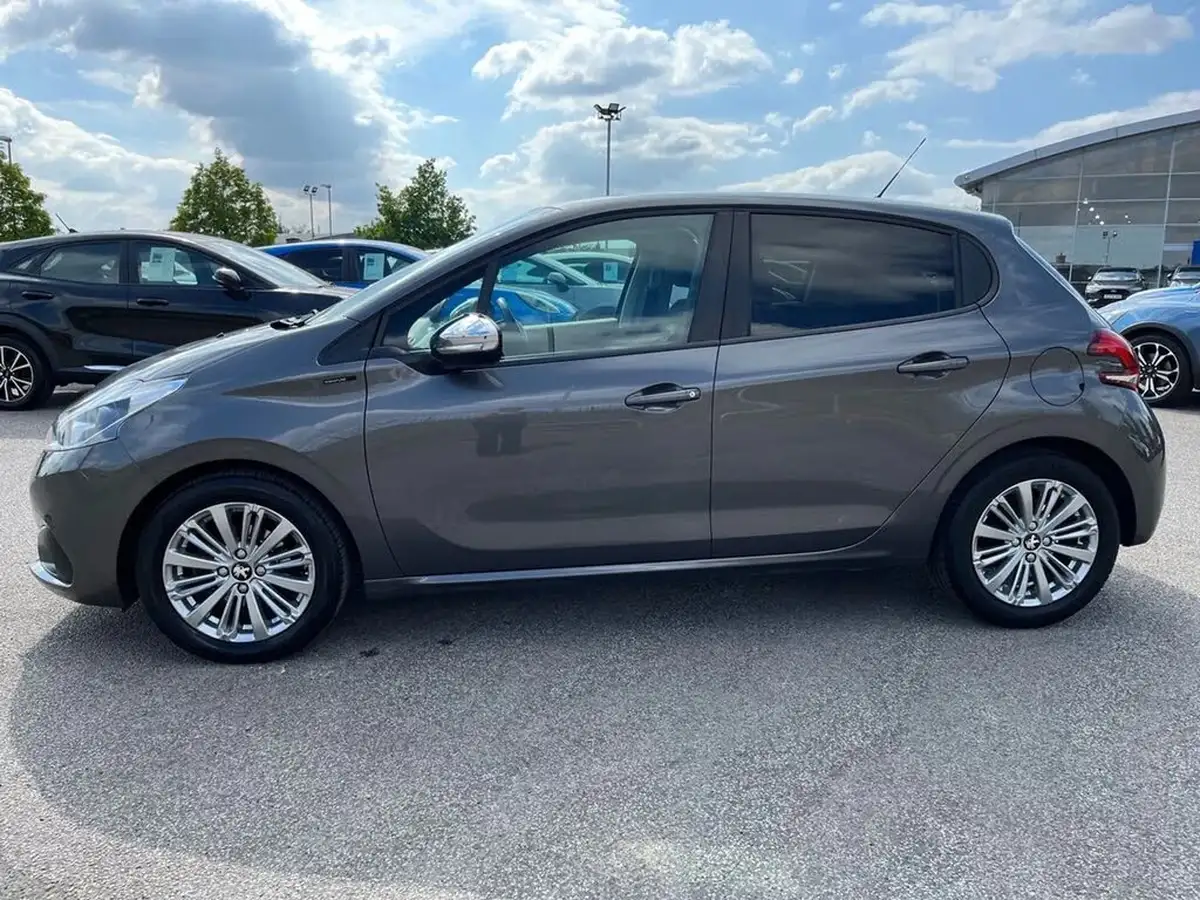 2019-peugeot-208-12-puretech-signature-big-27