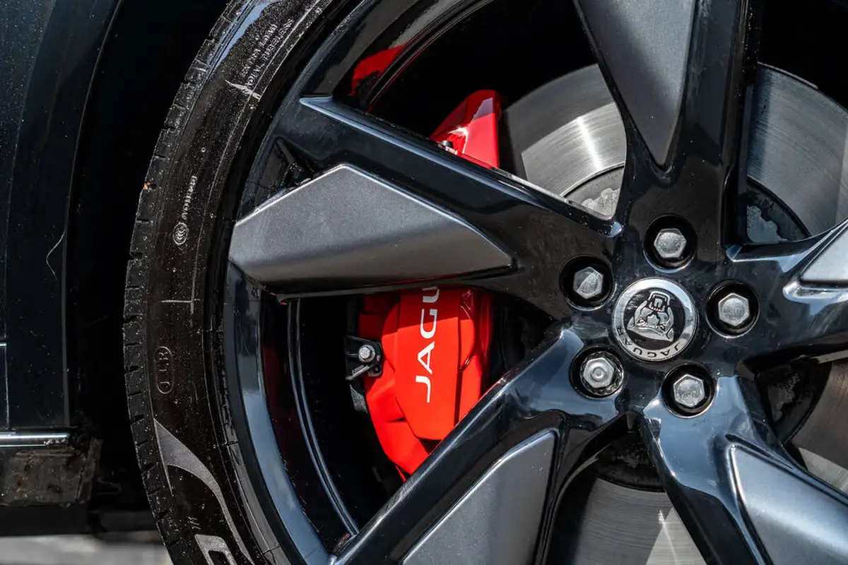 2024-jaguar-f-pace-50-v8-p575-svr-575-edition-big-15