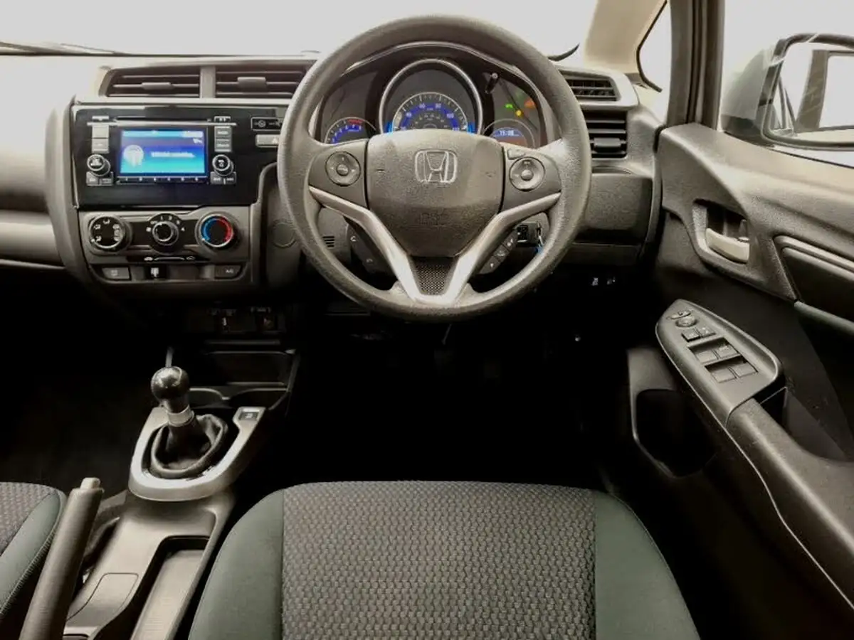 2019-honda-jazz-13-i-vtec-s-big-6