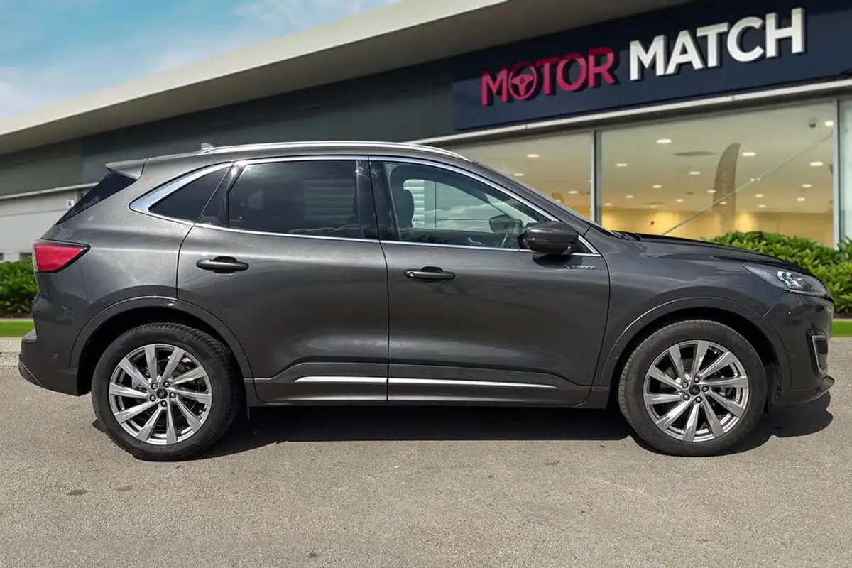 2022-ford-kuga-25t-vignale-190ps-fhev-big-2