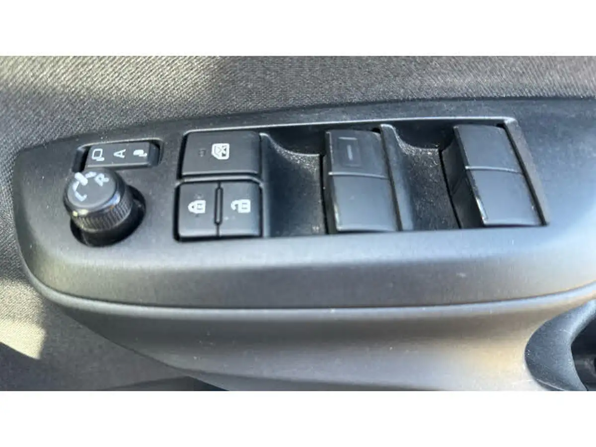 2022-toyota-yaris-cross-15-vvt-i-excel-city-packpan-roof-big-31