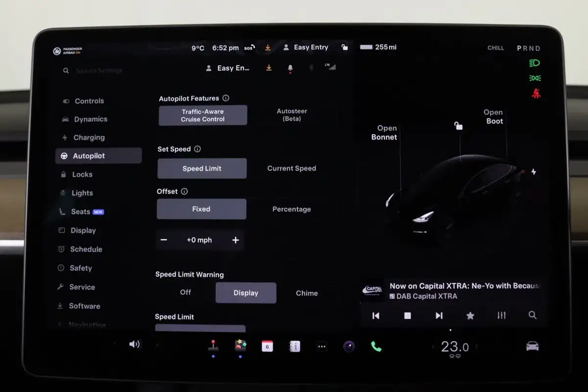 2022-tesla-model-3-e-rwd-big-27