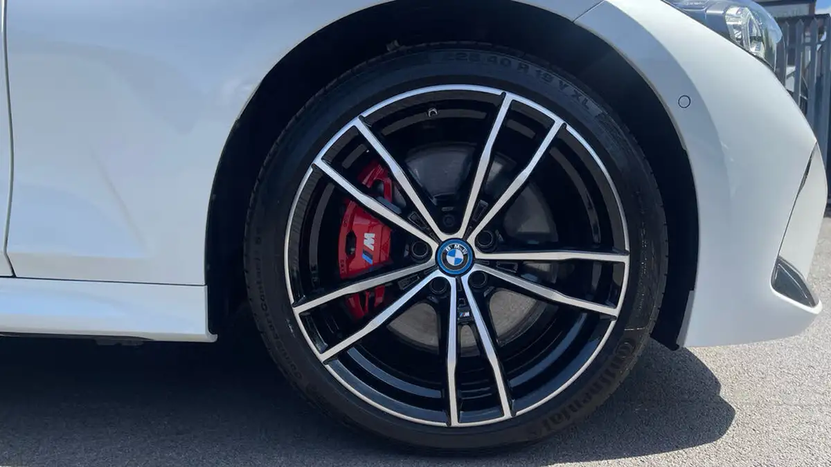 2022-bmw-3-series-20-330e-m-sport-touring-5d-big-19