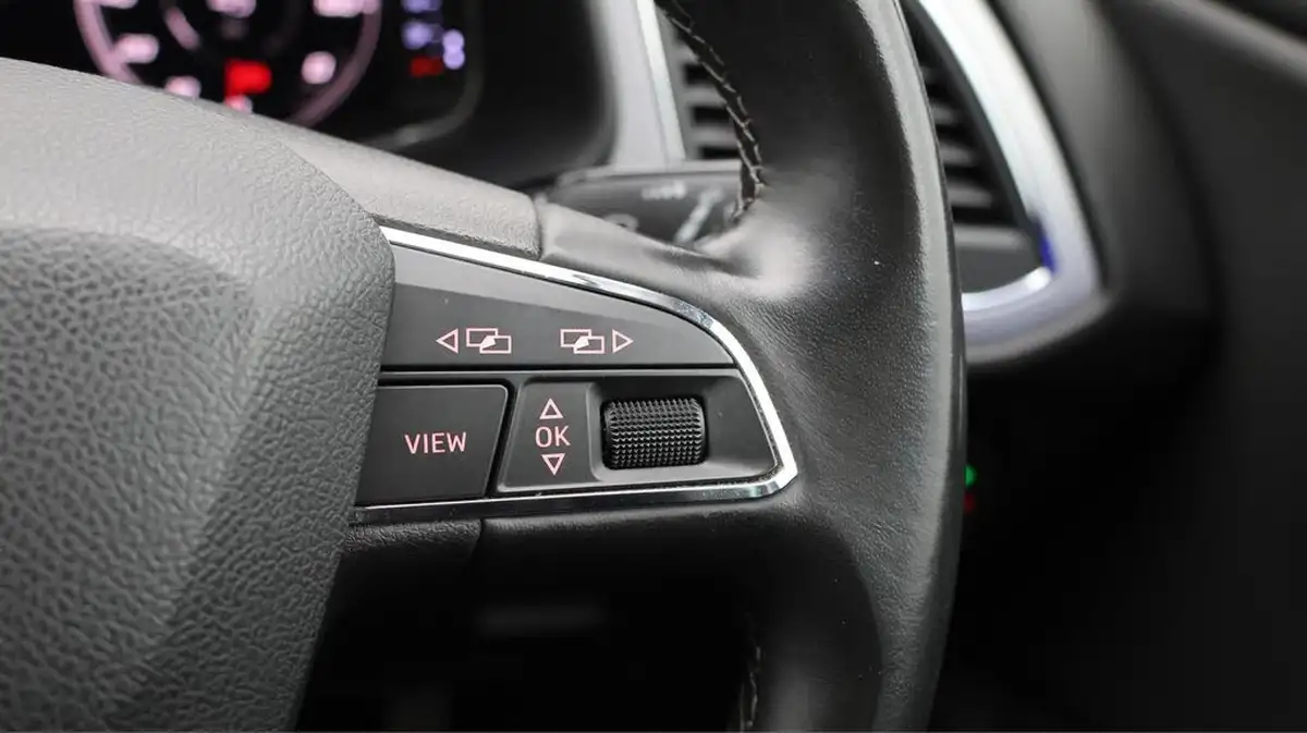 2019-seat-leon-20-tsi-xcellence-lux-estate-big-24
