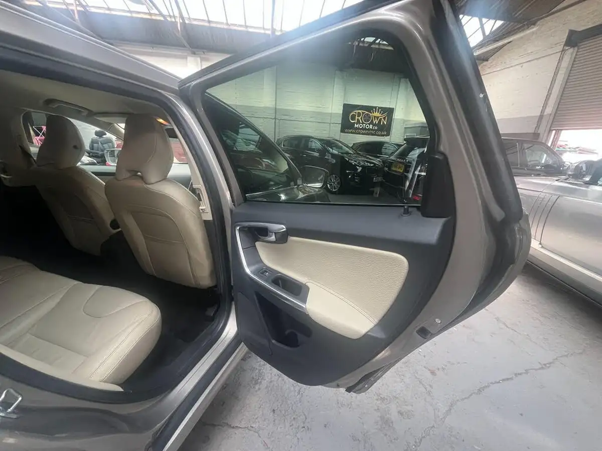 2013-volvo-xc60-24td-d5-se-lux-215bhp-nav-geartronic-big-29
