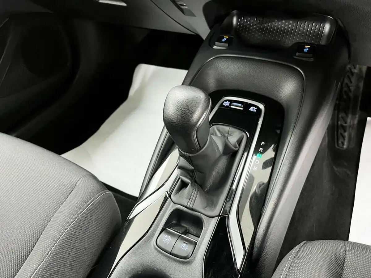 2021-toyota-corolla-18-vvt-i-icon-tech-spare-wheel-touring-sports-5d-big-24