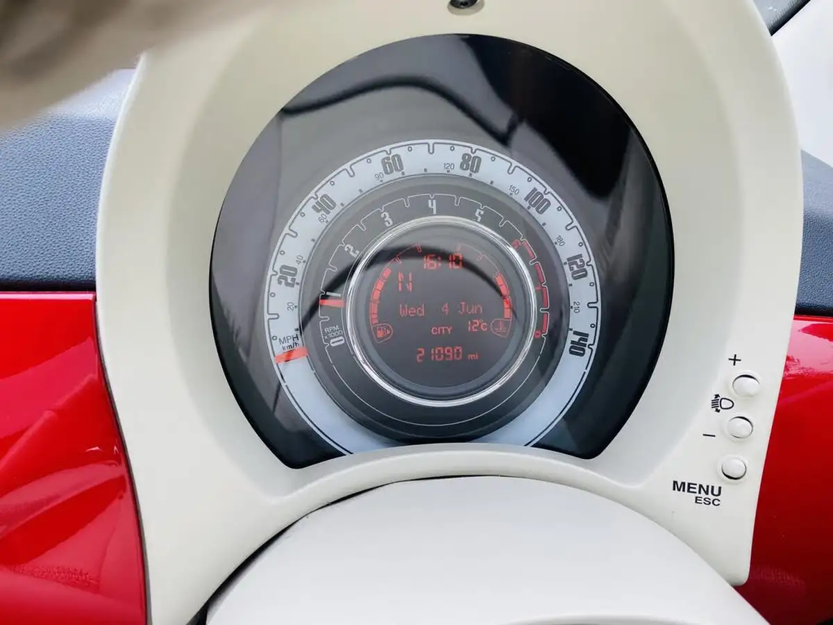 2010-fiat-500-12-lounge-69bhp-dualogic-big-5