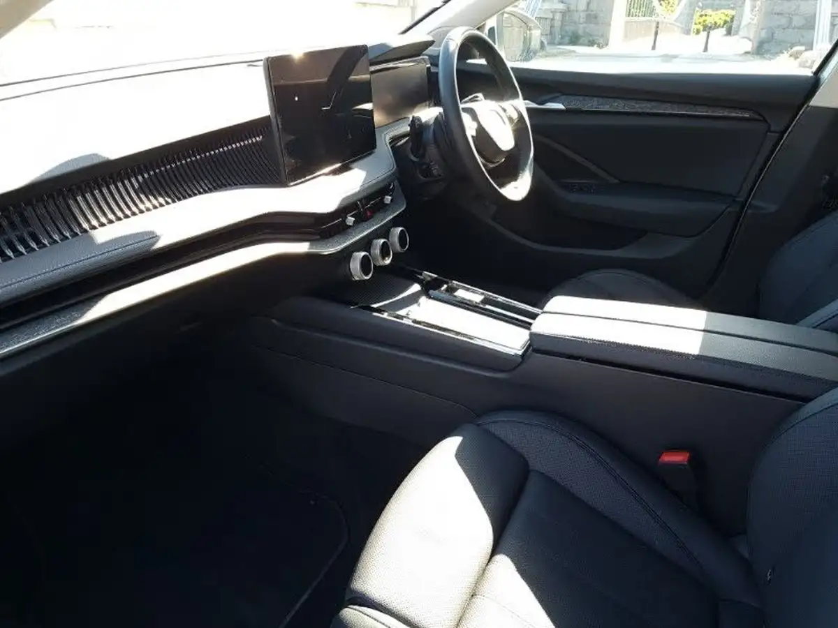 2024-skoda-superb-20tdi-se-l-150ps-scr-estate-dsg-big-4