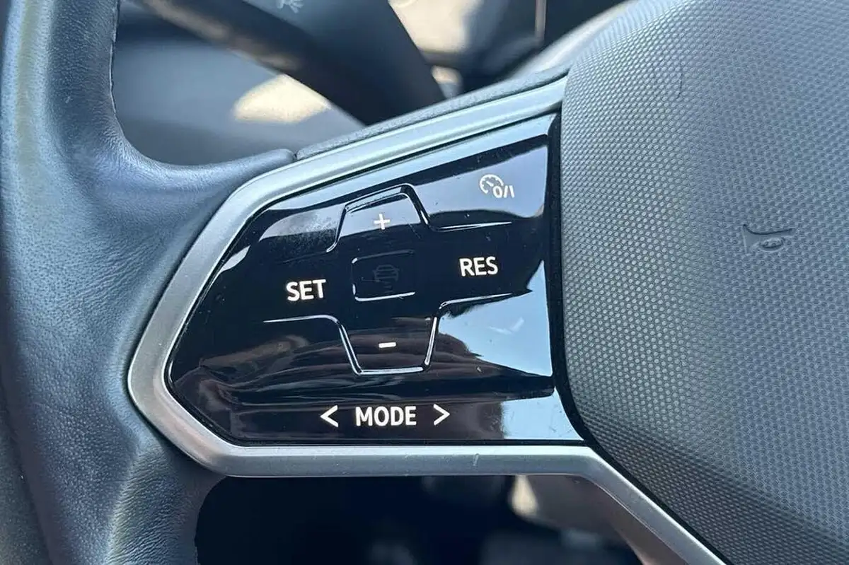 2020-volkswagen-id3-e-life-big-13