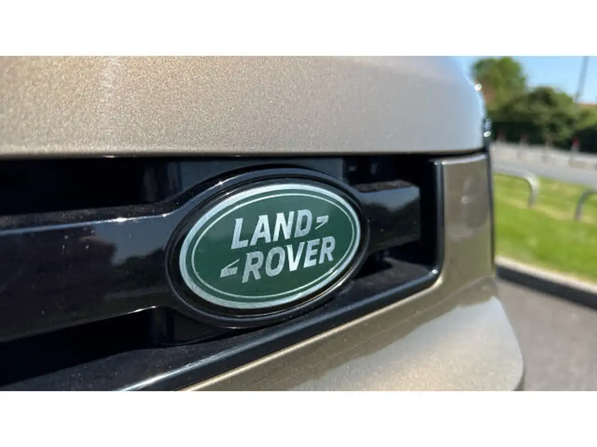2021-land-rover-110-defender-30-d250-first-edition-big-21