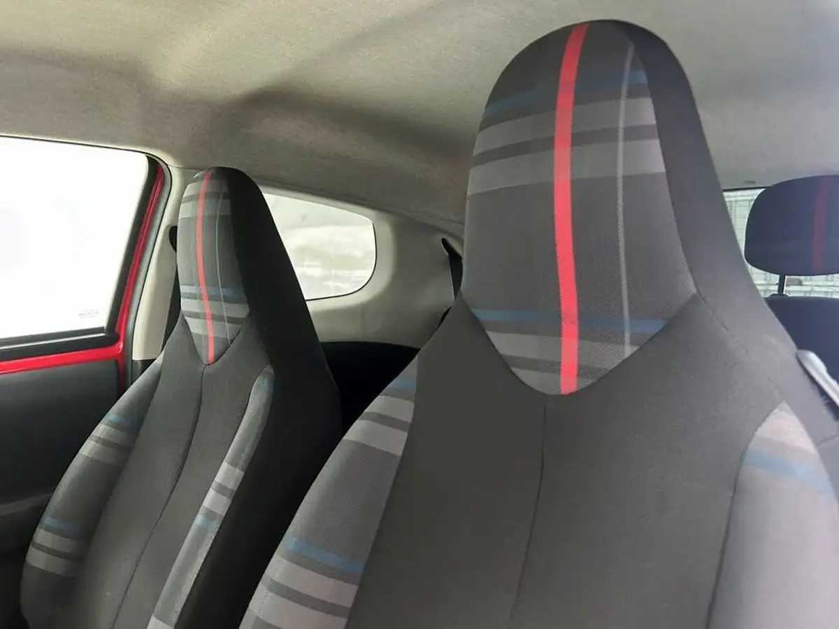 2016-peugeot-108-12-puretech-allure-hatchback-3d-big-11
