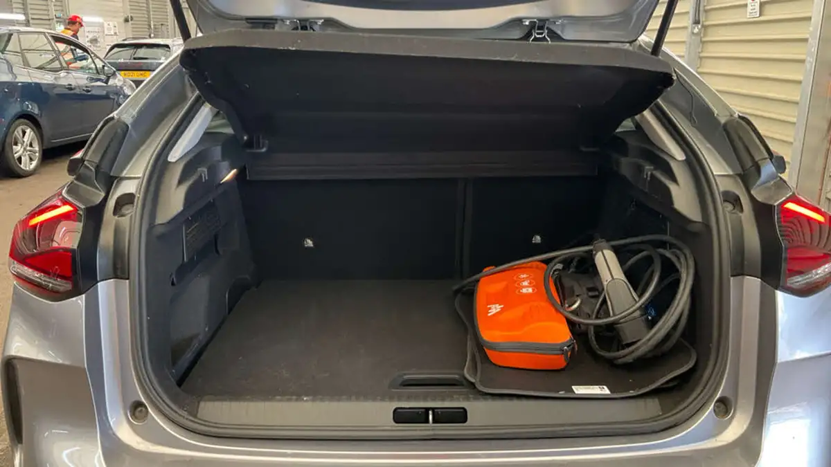 2022-citroen-c4-e-shine-big-4