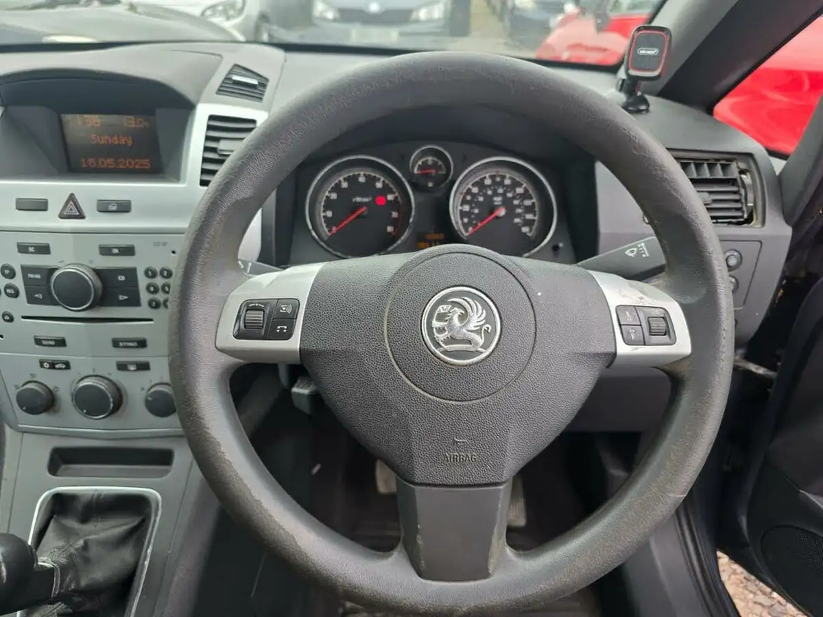2010-vauxhall-zafira-16-exclusiv-115ps-big-33