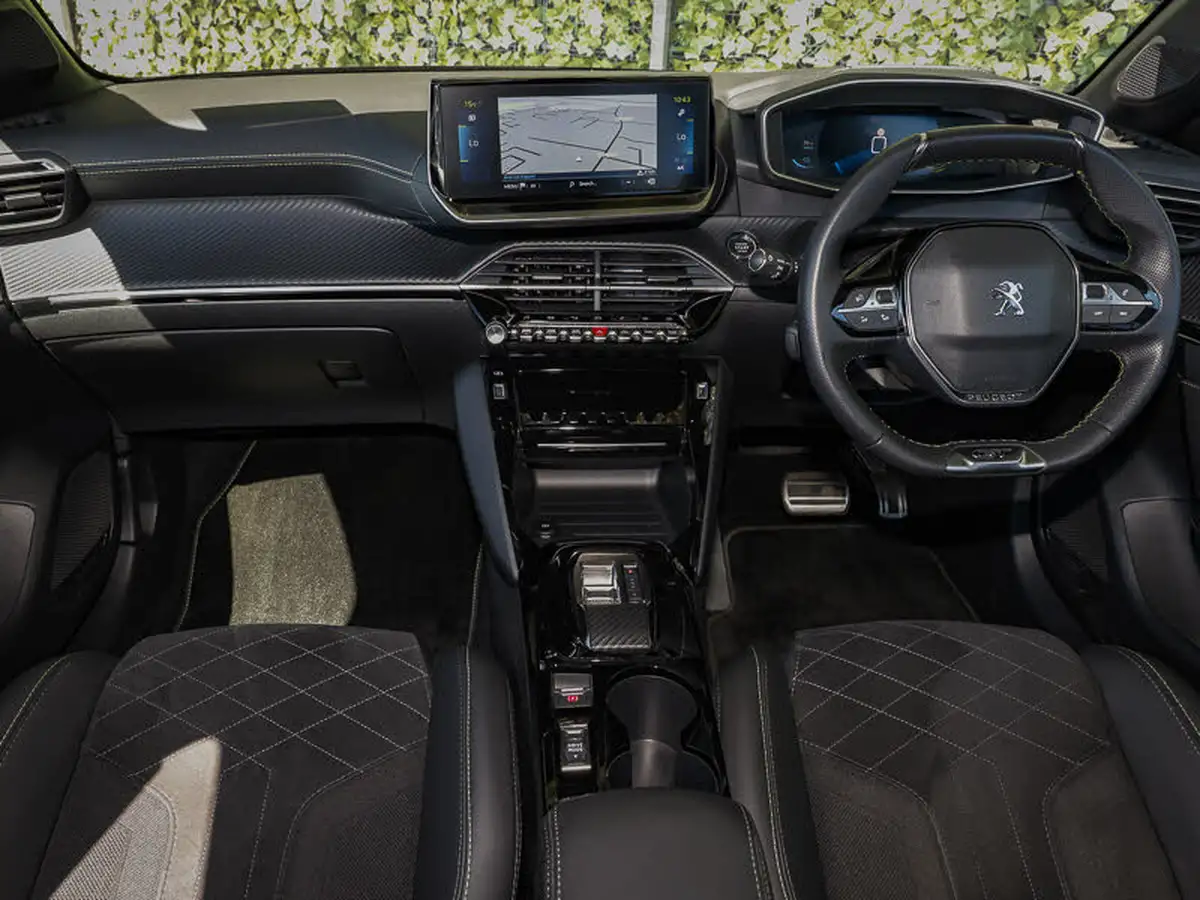 2022-peugeot-208-e-gt-premium-big-4