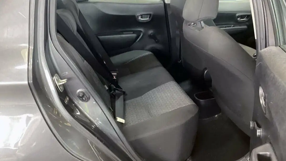 2013-toyota-yaris-133-tr-vvt-i-5d-big-7