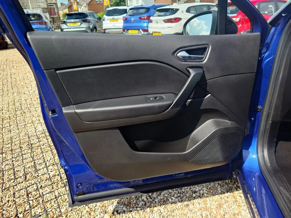 2021-renault-captur-13-tce-iconic-130bhp-big-15