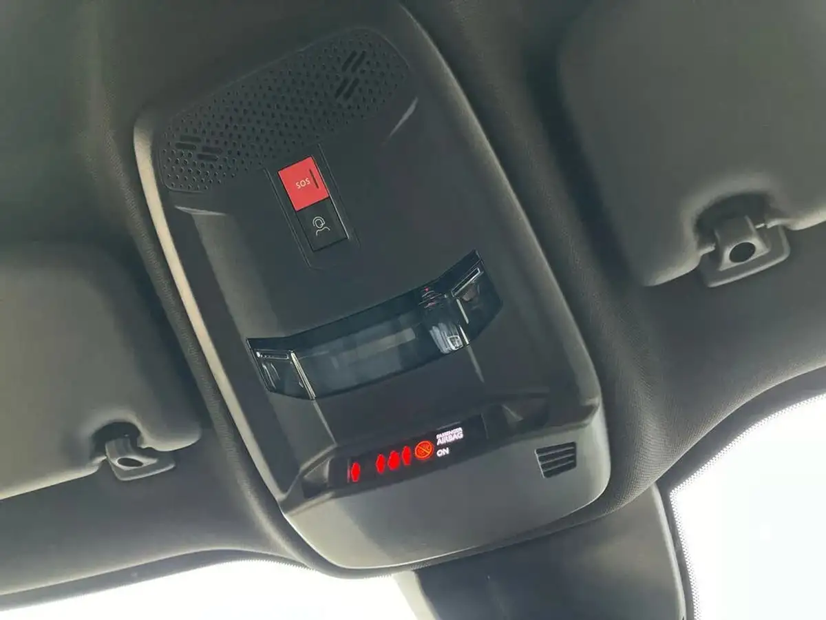 2024-peugeot-2008-suv-e-gt-136ps-50kwh-big-44