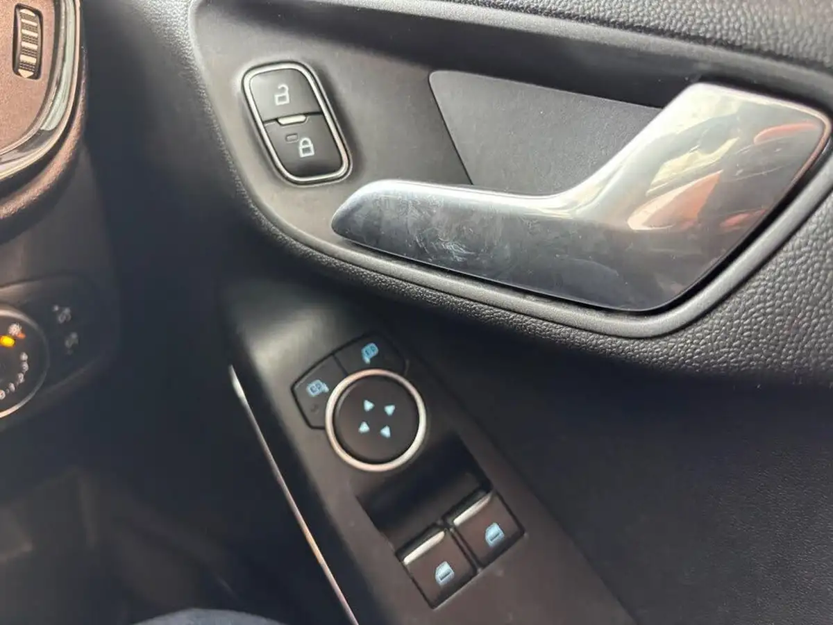 2019-ford-fiesta-10t-st-line-100ps-5d-big-18