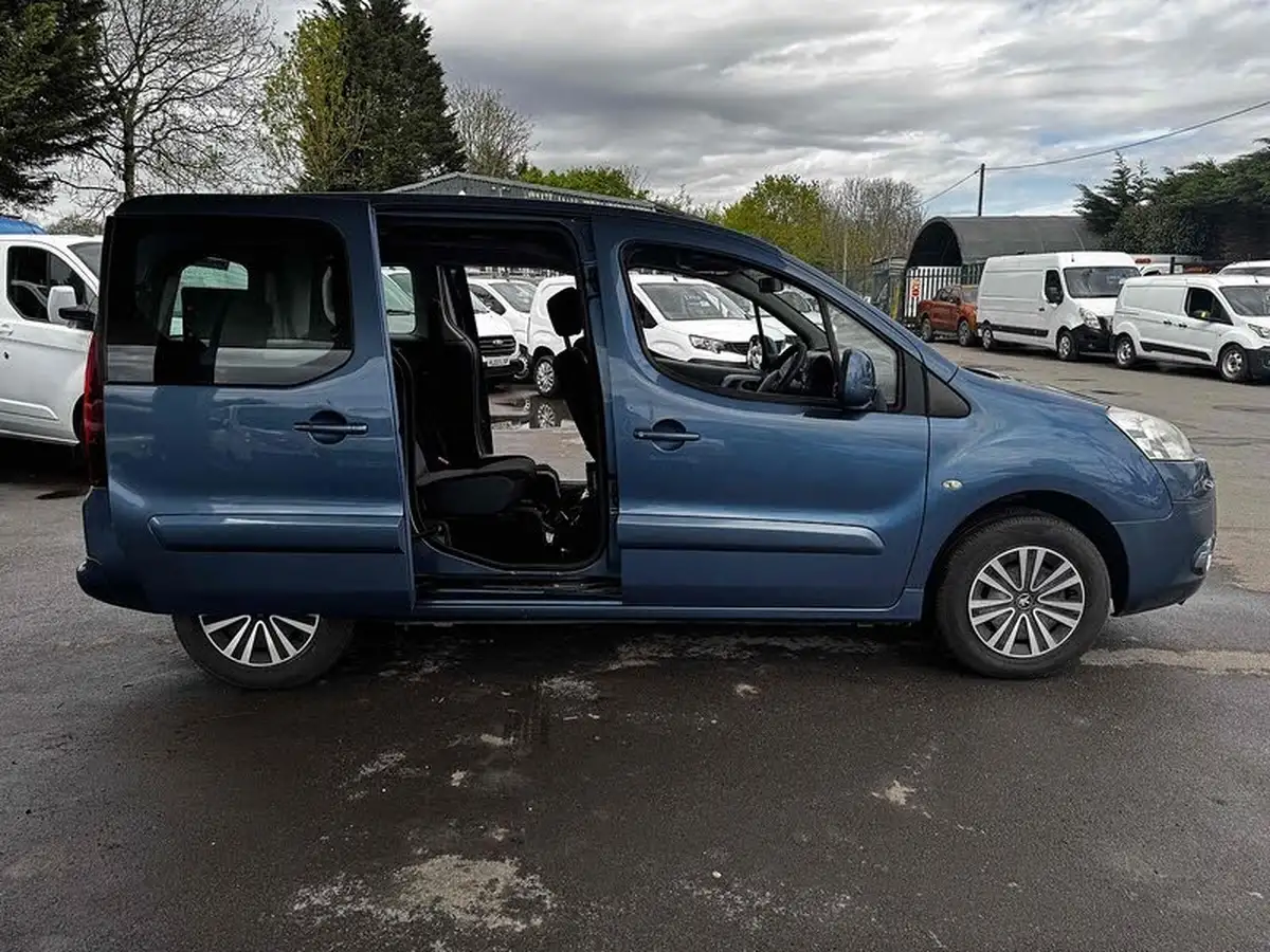 2012-peugeot-partner-16hdi-tepee-s-92bhp-big-13
