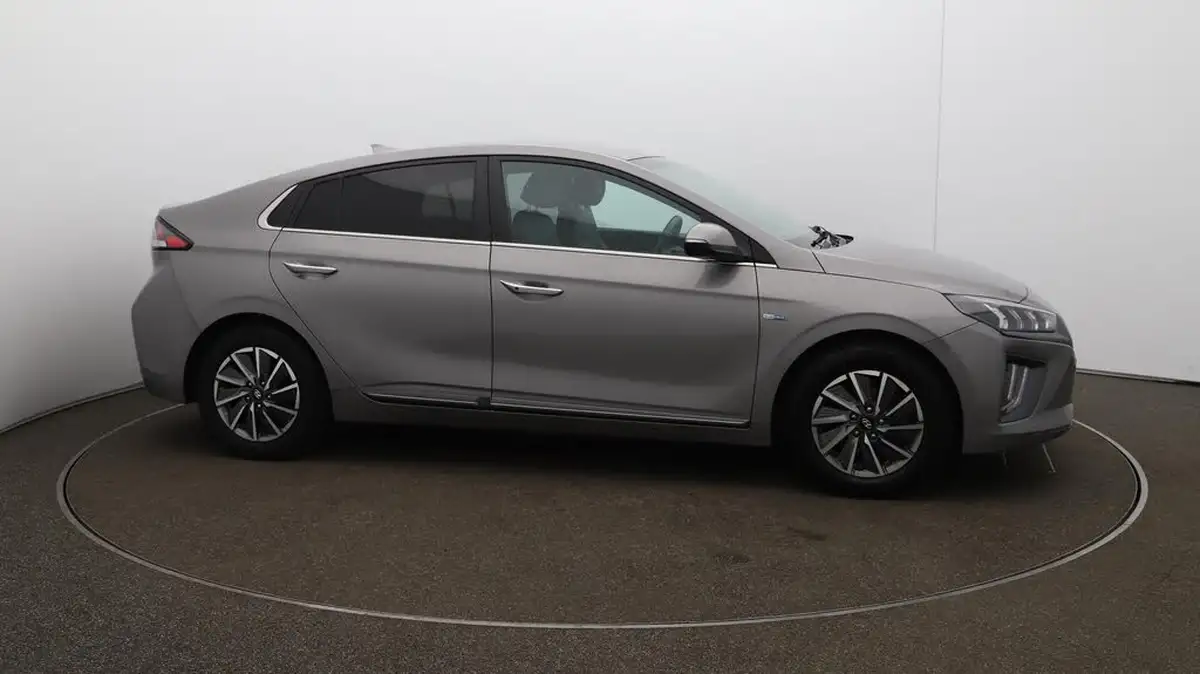 2021-hyundai-ioniq-e-premium-se-electric-100kw-big-48