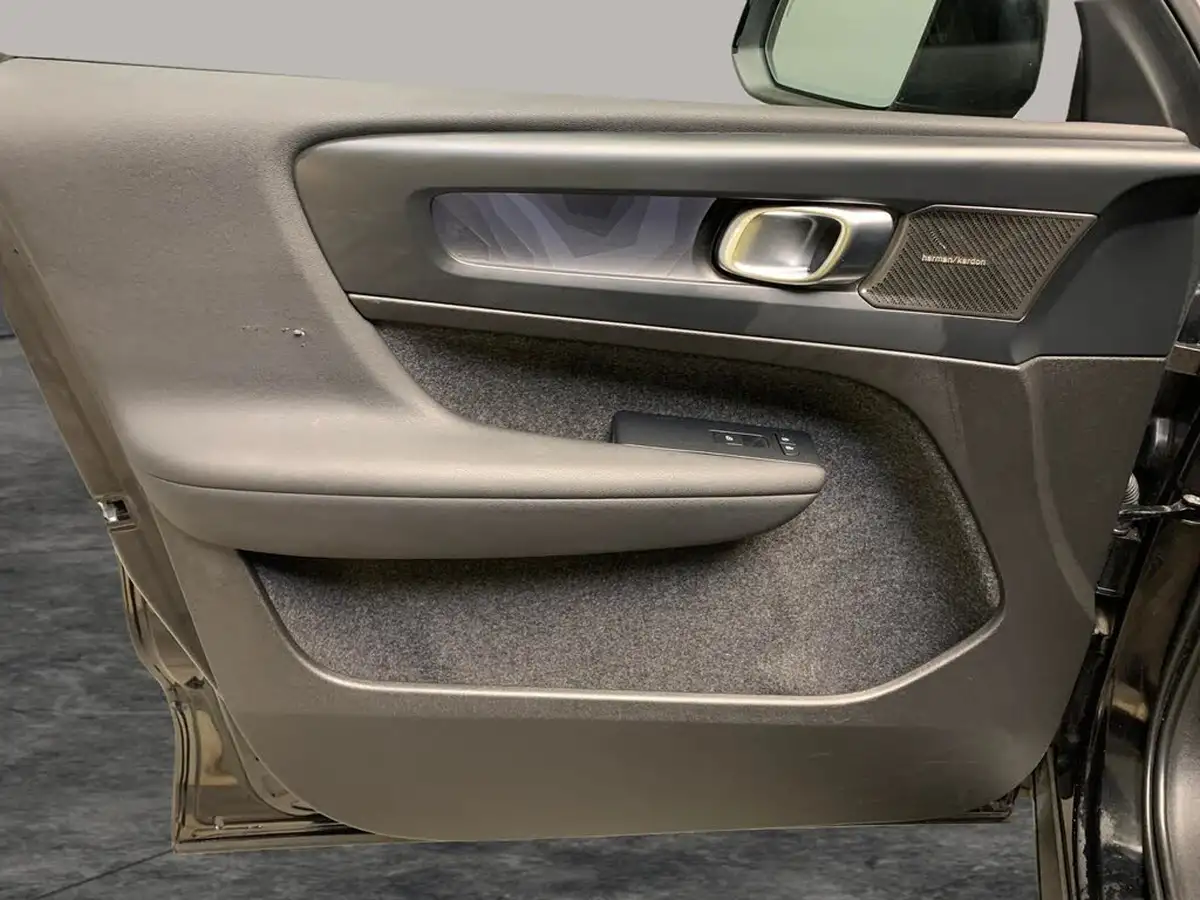 2023-volvo-xc40-e-recharge-ultimate-228bhp-big-40