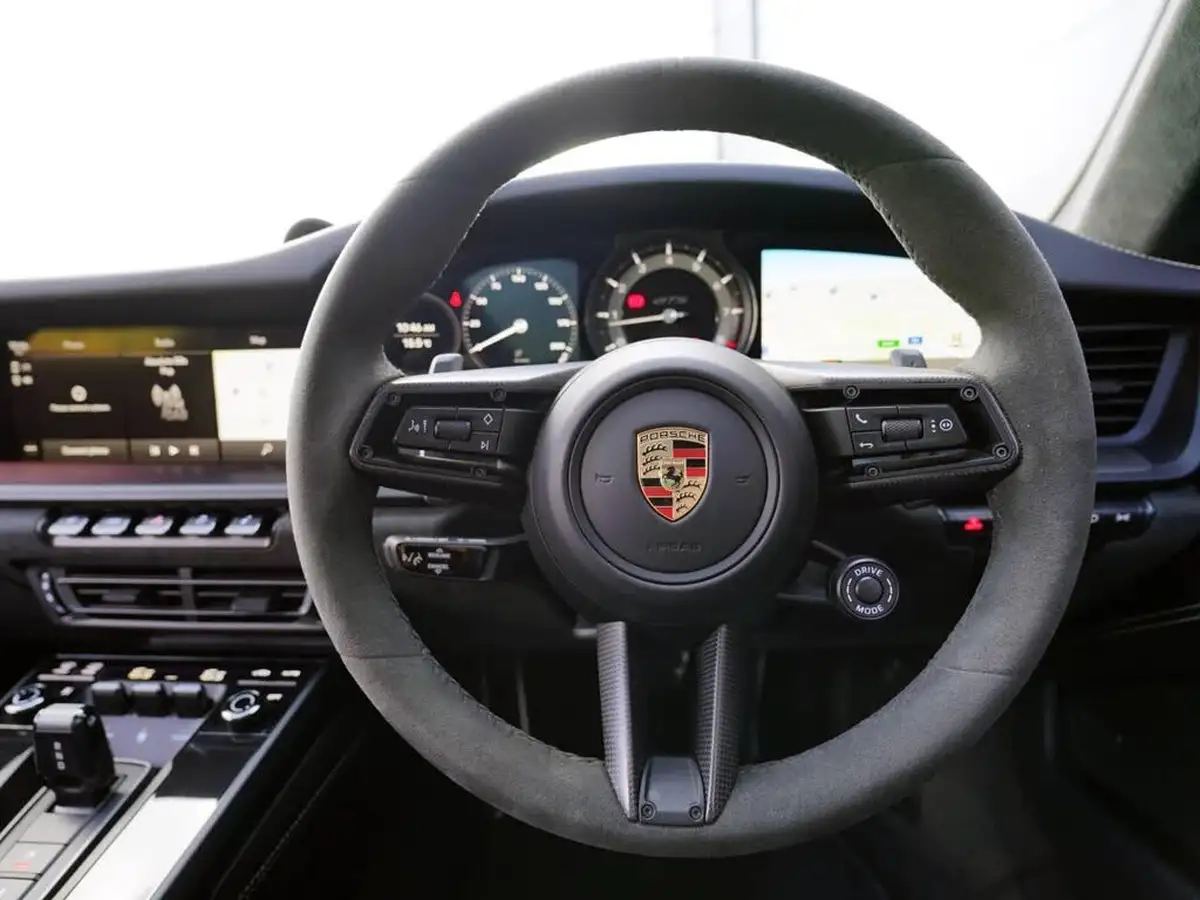 2024-porsche-911-30-carrera-4-gts-480ps-coupe-2981cc-pdk-big-19