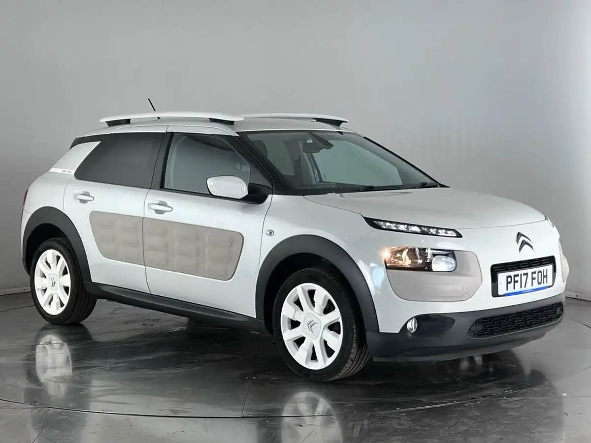 2017-citroen-c4-cactus-16bluehdi-w-big-0