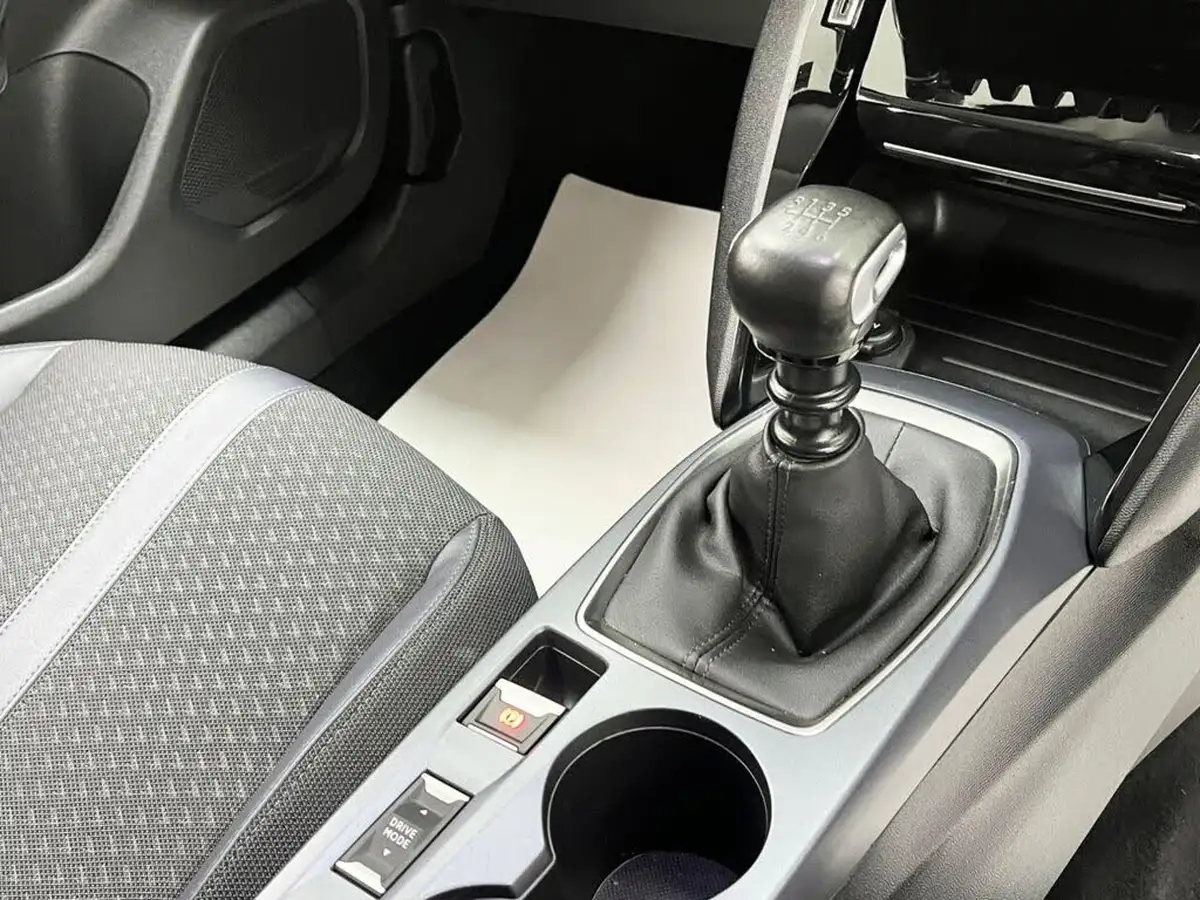 2020-peugeot-2008-suv-12-puretech-allure-premium-100bhp-big-22