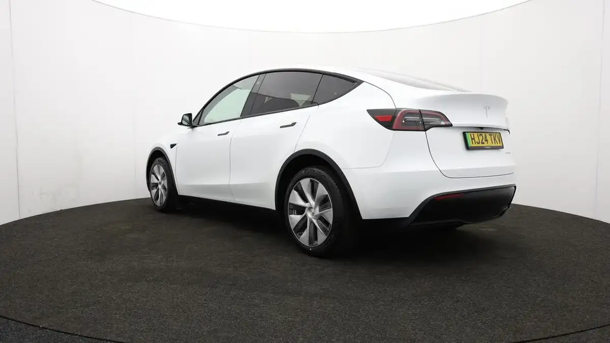 2024-tesla-model-y-e-long-range-306bhp-awd-big-72