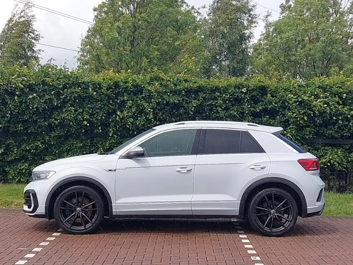 2021-volkswagen-t-roc-20-tsi-r-big-3
