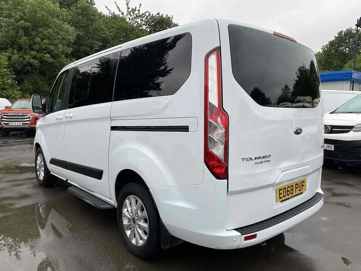 2018-ford-tourneo-custom-20tdci-320-l2-zetec-130ps-big-4