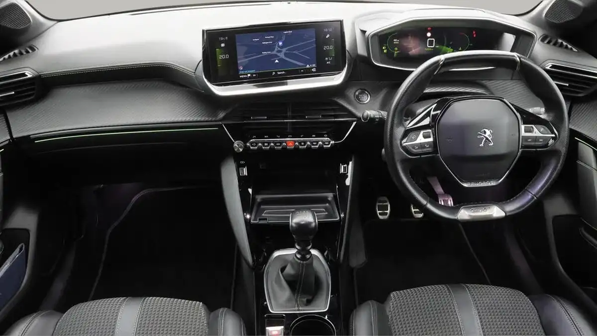 2020-peugeot-208-12-puretech-gt-line-100bhp-big-13