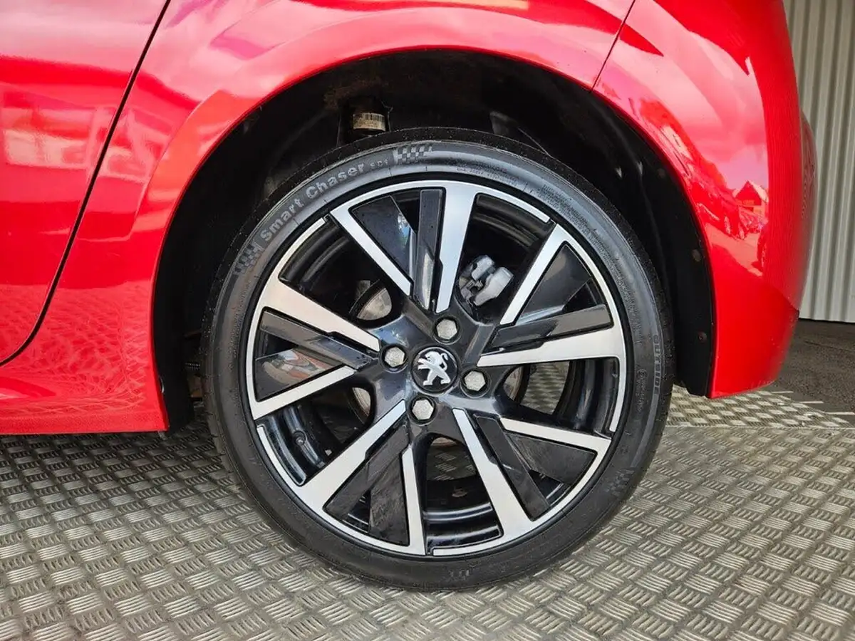2020-peugeot-208-12-puretech-allure-premium-100bhp-big-14