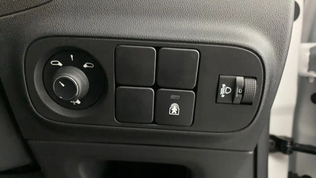 2022-citroen-c3-12-puretech-sense-big-19