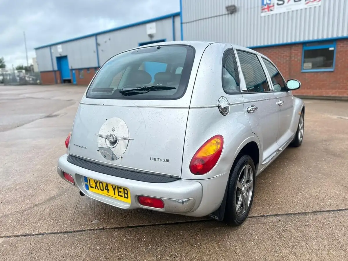 2004-chrysler-pt-cruiser-20-limited-auto-big-9
